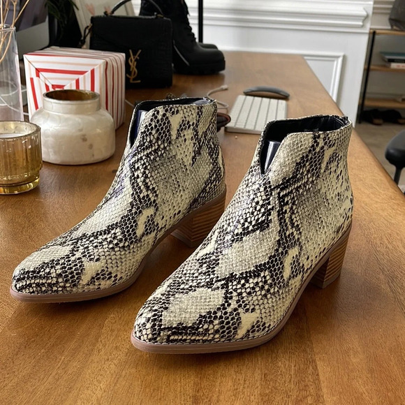Snake skin leather boots size 7.5 & 8 waterproof - Picture 2 of 6